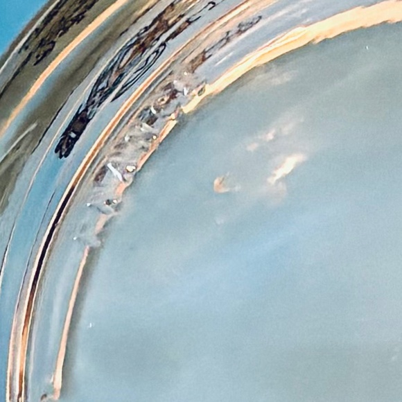 1986 Royal Viking Hotel (Stockholm) Ashtray with Gold Stamped RVH logo - Picture 2 of 3